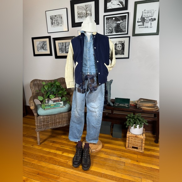 Vintage Dawson College varsity jacket | small | Navy and cream - Picture 3 of 5